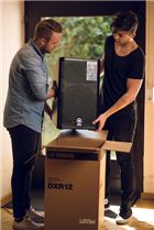 El recorrido continúa... desembalando los altavoces DXR12