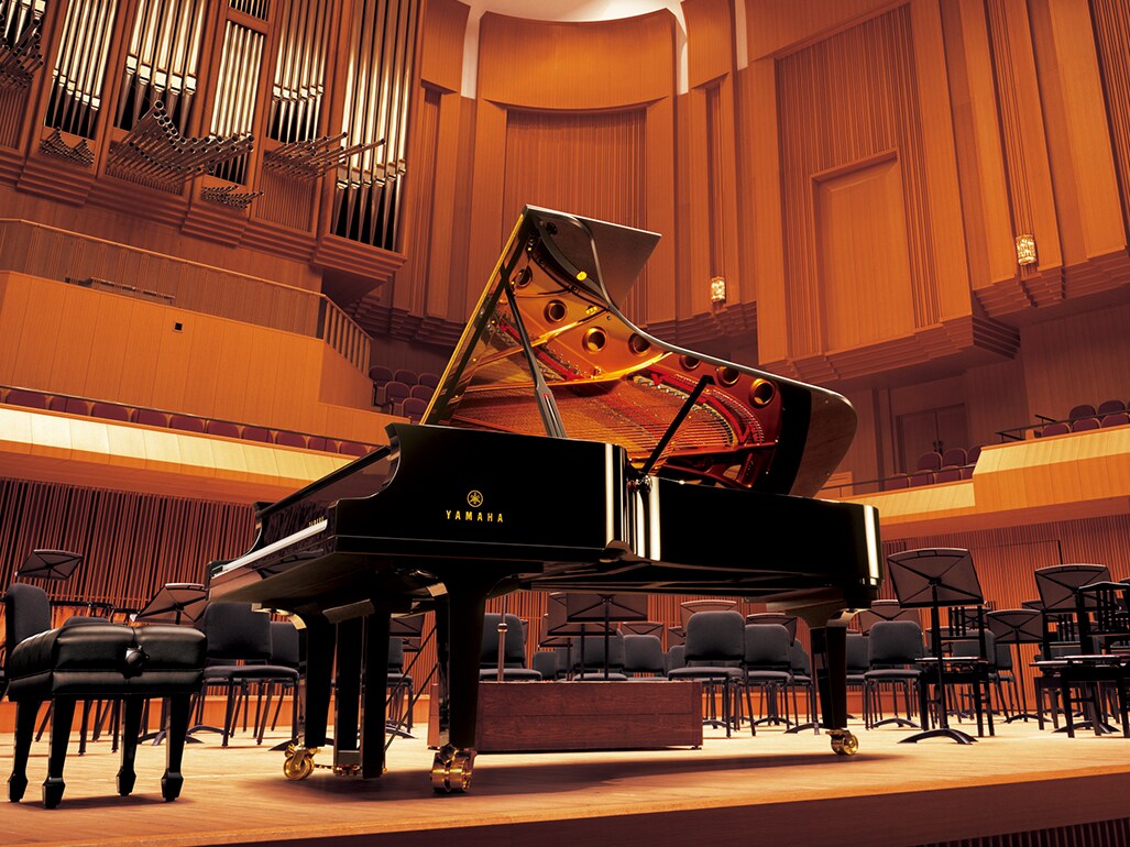 Piano de cola de concierto Yamaha CFX, a partir del cual se reproducen el sonido nítido y equilibrado y la resonancia natural de la voz del CFX en los pianos ARIUS.