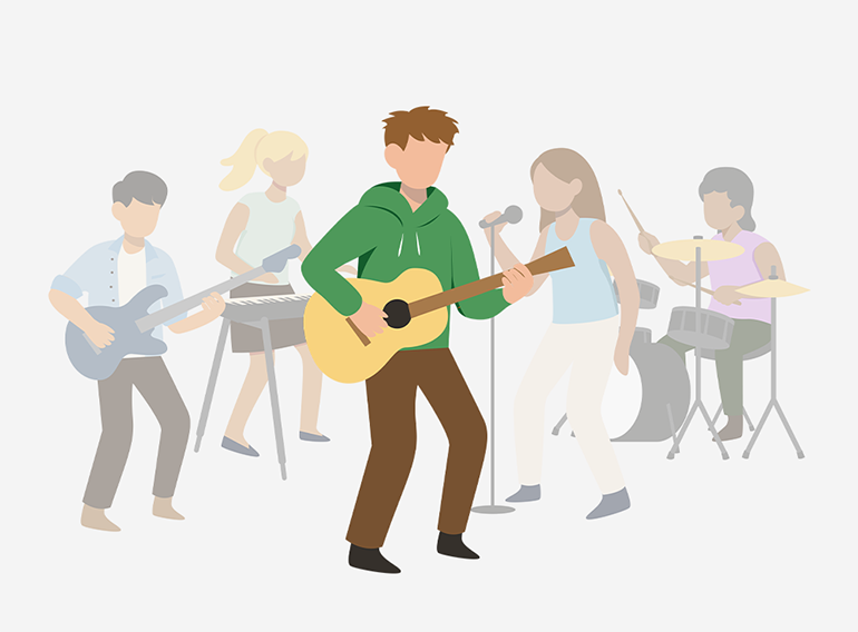 Un hombre disfrutando al utilizar la aplicación de práctica musical Extrack para improvisar con otros instrumentos.