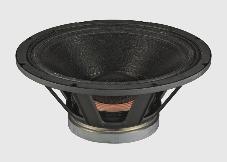 1: Unidades de altavoz de largo recorrido y alta durabilidad con tecnología propia de Yamaha