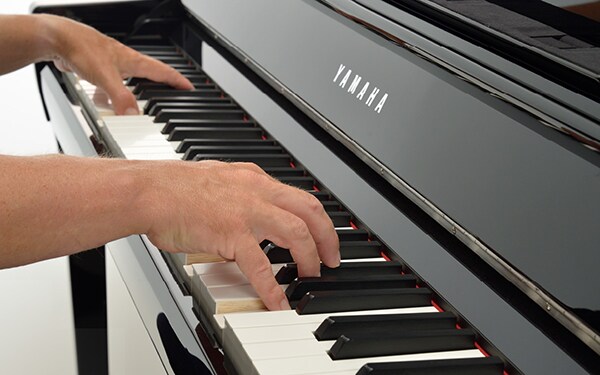 CSP-295 - Descripción - Clavinova - Productos - Pianos