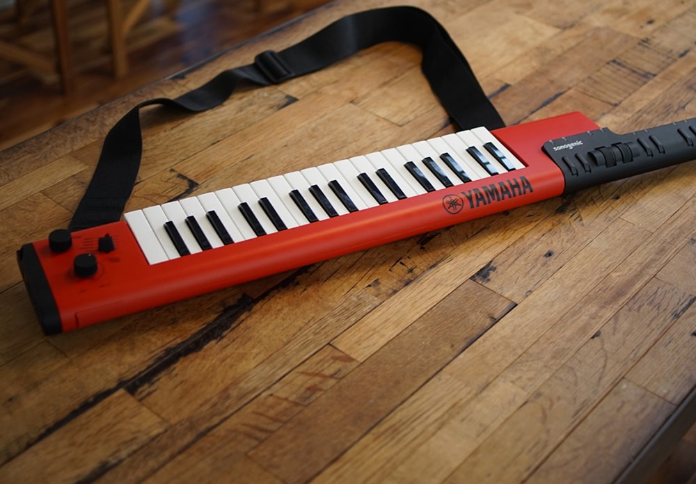 Strap Yamaha Sonogenic Keytar with Power Supply Black and MIDI Cable 