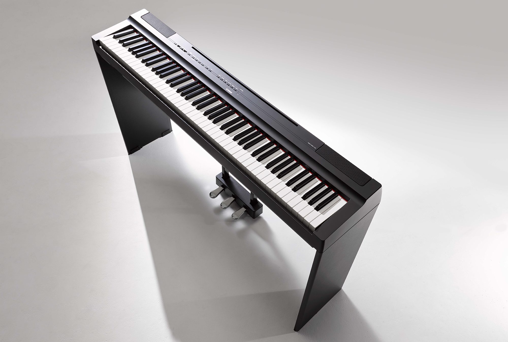 P-125 - Características - Serie P - Pianos - Instrumentos 
