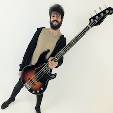 Vincen García Yamaha guitar Artist