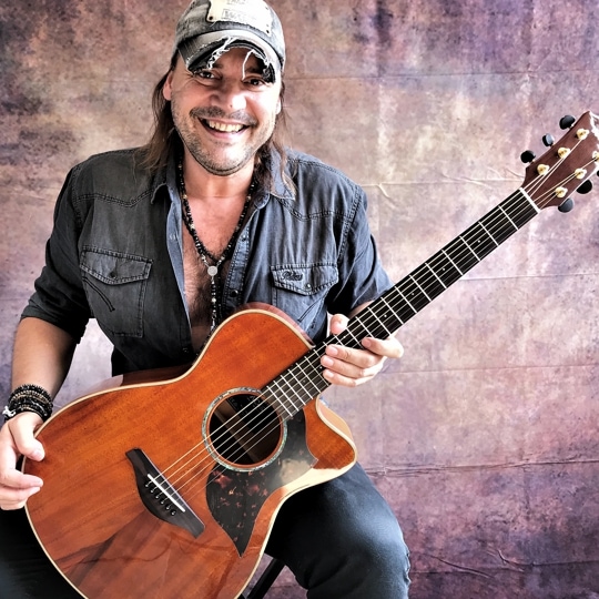 David Palau, artista Yamaha Guitars en España