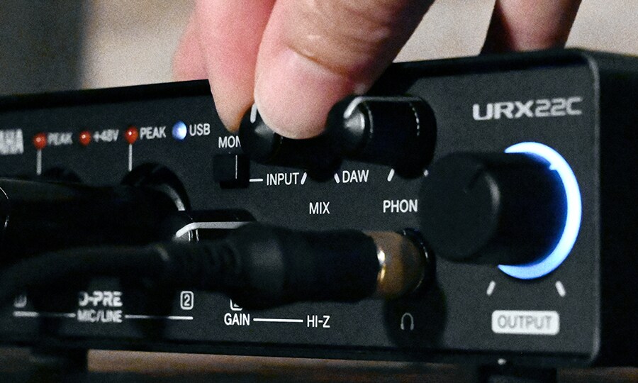 URX22C - Descripción - Serie URX-C - Inferfaces - Productos